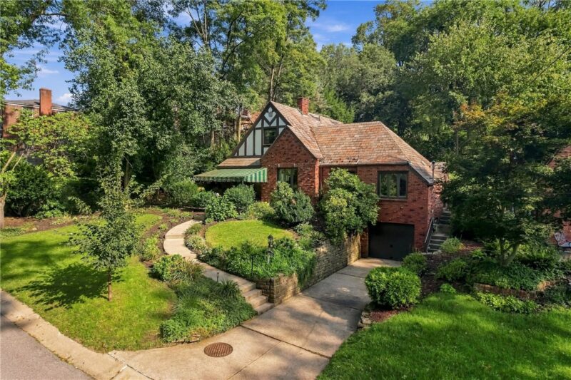 439 Austin Ave. — photo 2