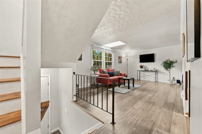 2438 Rolling Farms Rd — photo 3