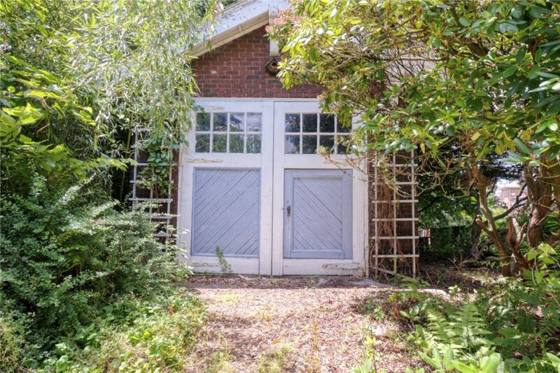 4135 PERRYSVILLE AVENUE — photo 4