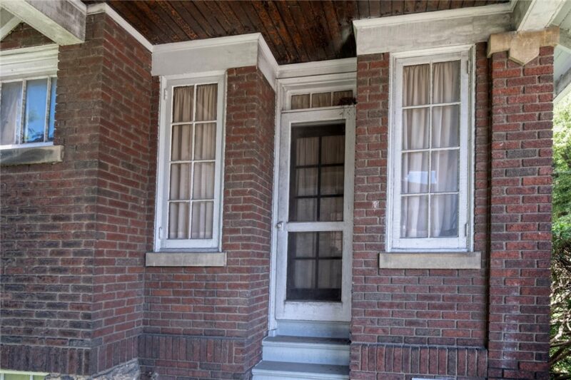 4135 PERRYSVILLE AVENUE — photo 5