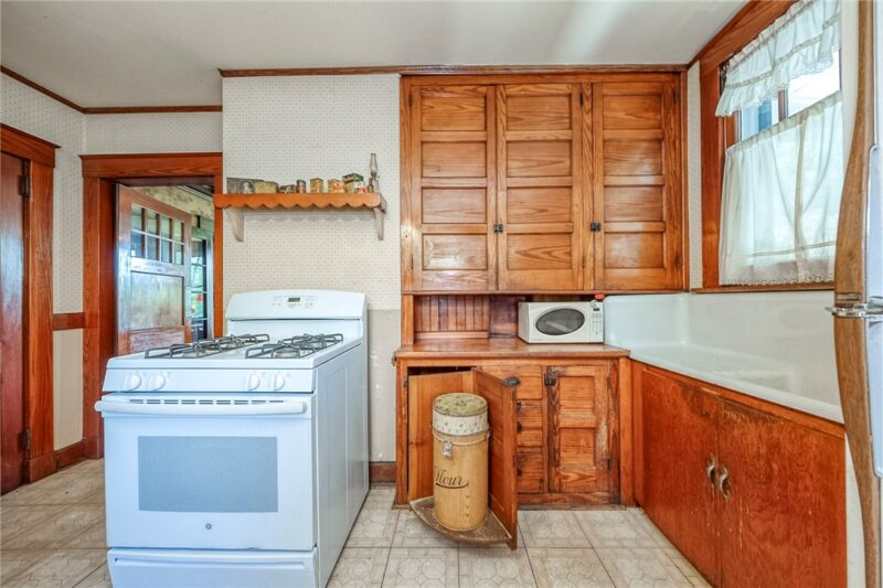 4135 PERRYSVILLE AVENUE — photo 7