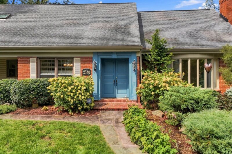 2540 LINDENWOOD DRIVE — photo 2
