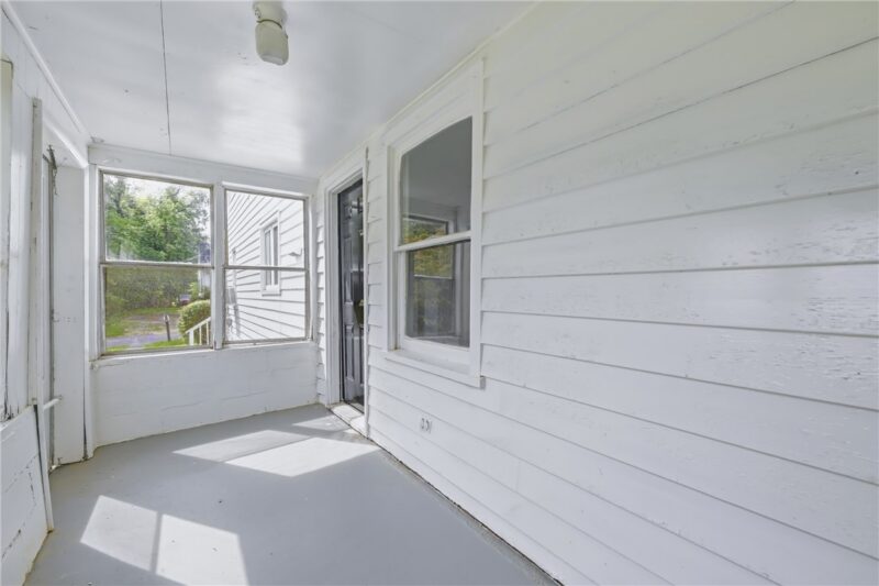 296 Superior St — photo 2
