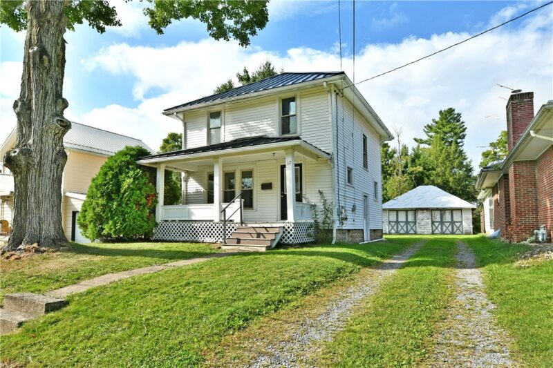 12 E Stewart Ave — photo 2