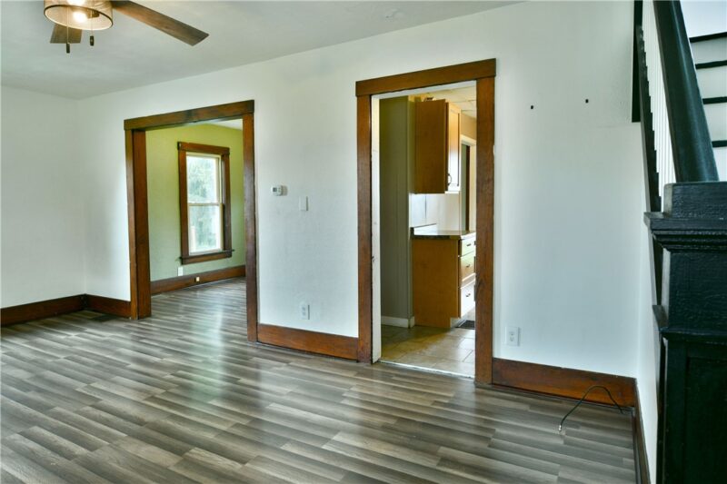 12 E Stewart Ave — photo 6