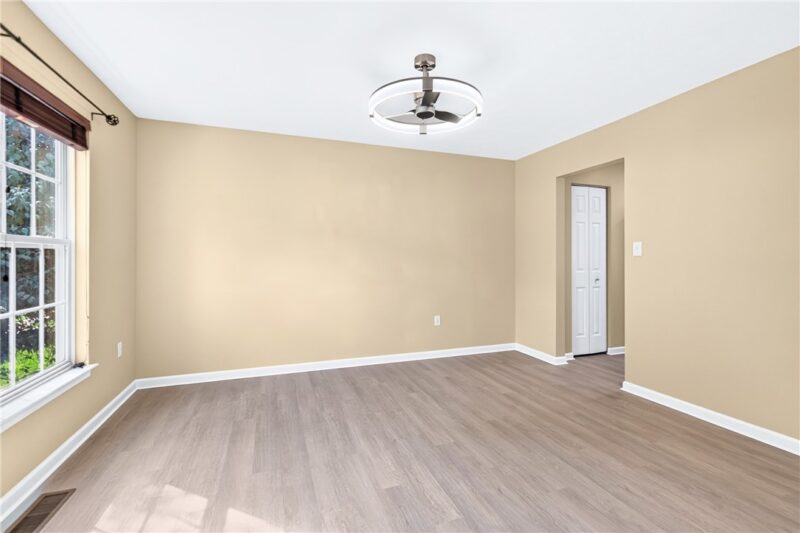 1811 Pioneer Dr — photo 3