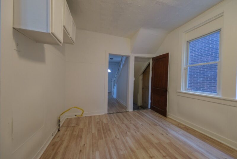 724 Catharine St — photo 3