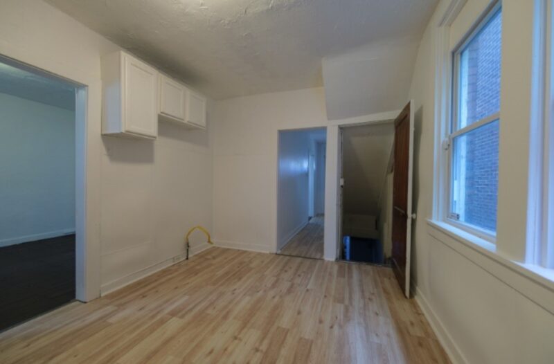 724 Catharine St — photo 8