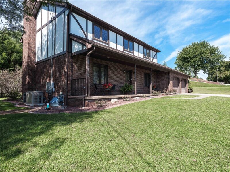 196 White Oak Dr — photo 2