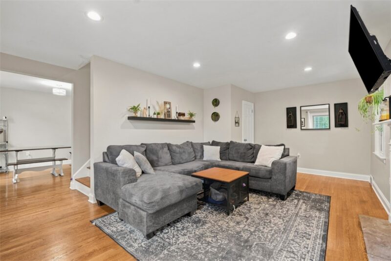 699 Glenrock Dr — photo 5