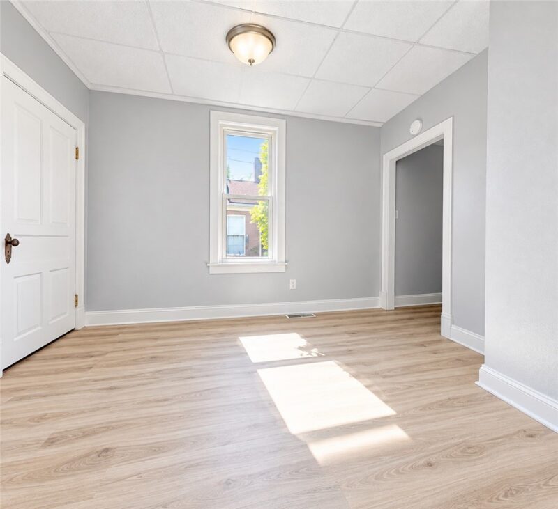 1249 Leishman Ave — photo 3