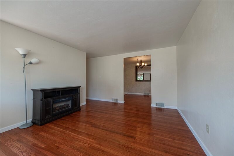 286 SOUTHWARD DRIVE — photo 3