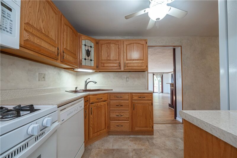 286 SOUTHWARD DRIVE — photo 8