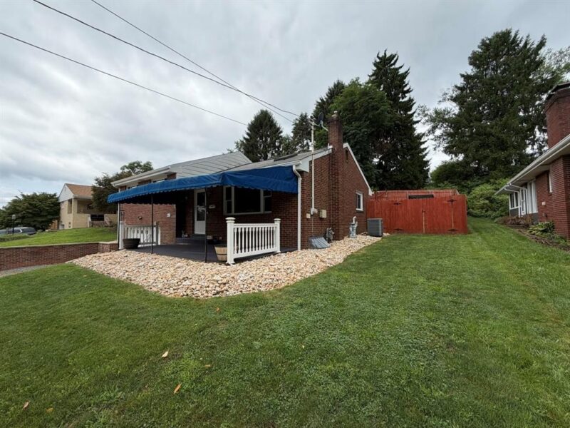 415 Colonial Drive — photo 2