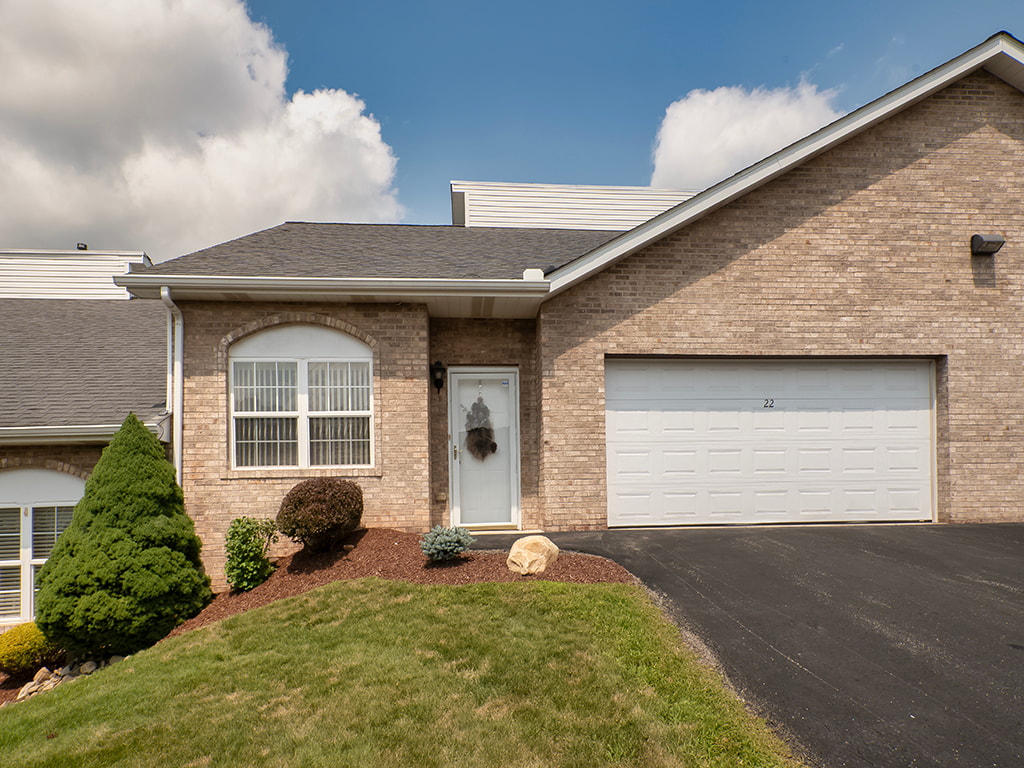 22 Elena AVENUE — photo 1