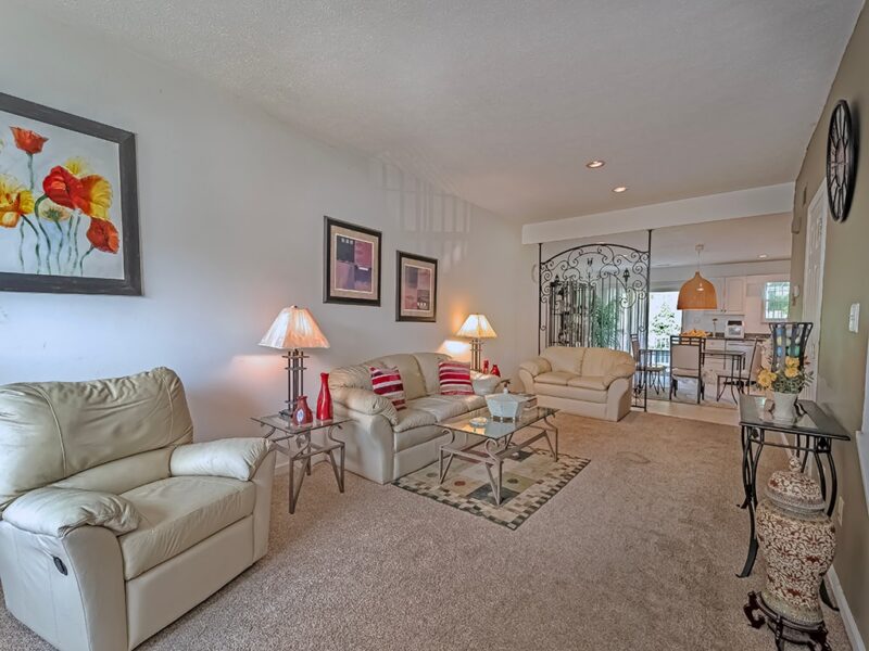 22 Elena AVENUE — photo 3