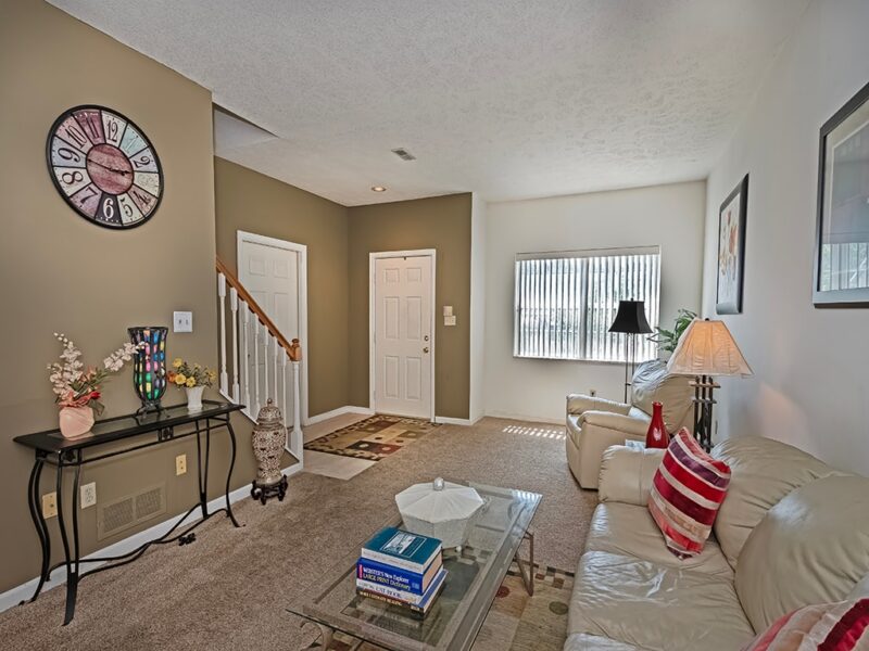22 Elena AVENUE — photo 4