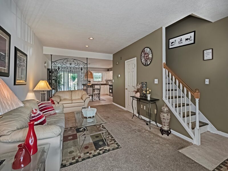22 Elena AVENUE — photo 6