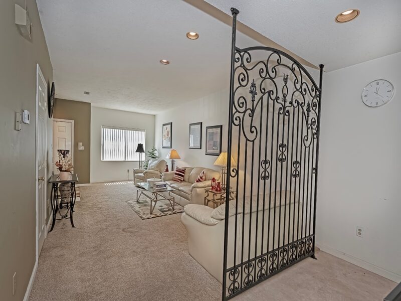 22 Elena AVENUE — photo 7
