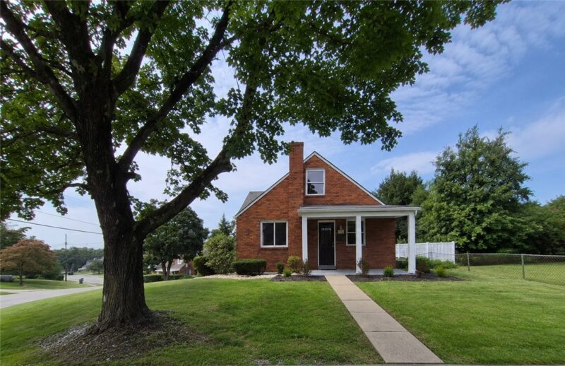 3306 Fieldcrest Drive — photo 2