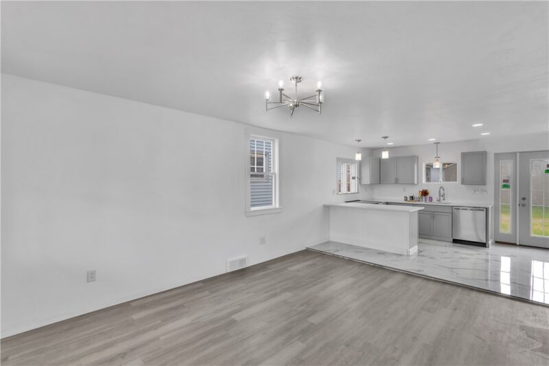 325 Fairmont St — photo 4