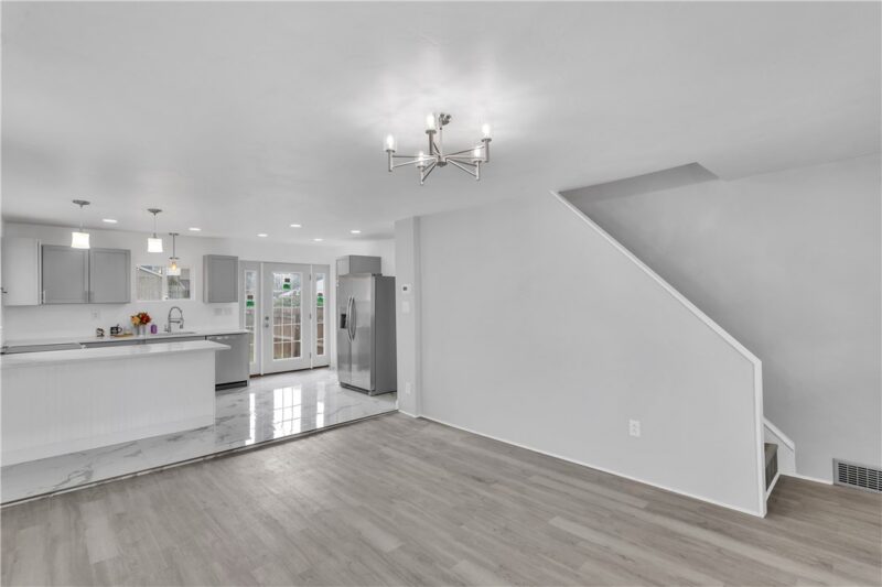 325 Fairmont St — photo 5