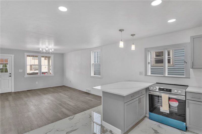 325 Fairmont St — photo 8