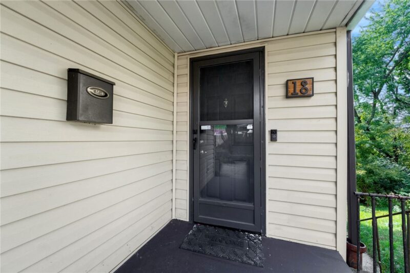 18 Charlton St — photo 2