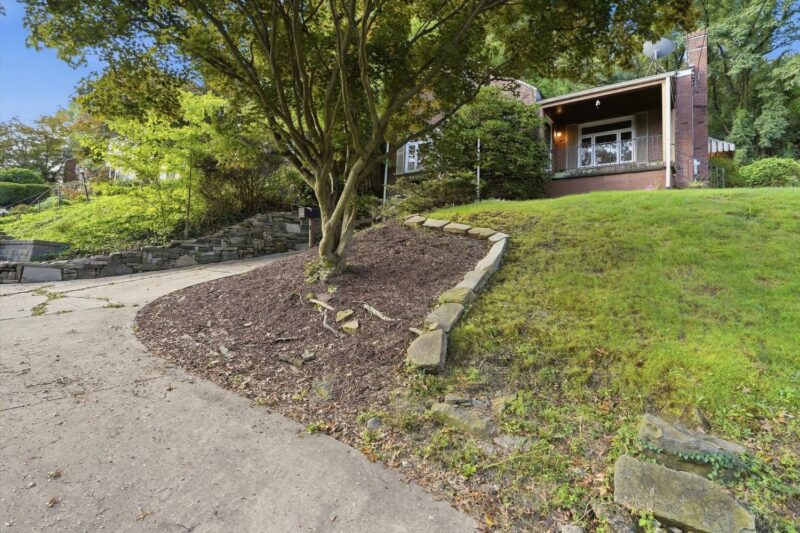 610 Cascade ROAD — photo 2