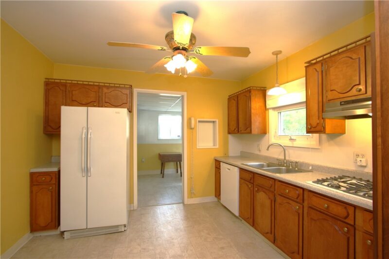 52 Linshaw Ave — photo 4
