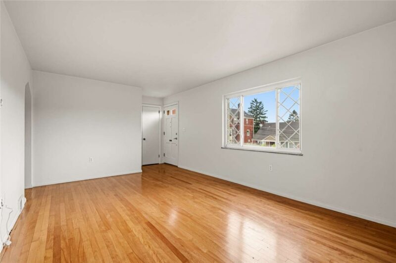 440 Meridan St — photo 3