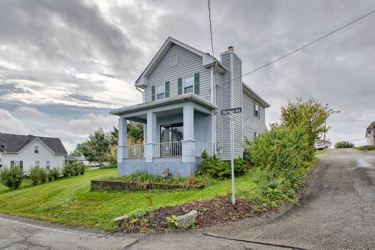912 Sherman Avenue — photo 1