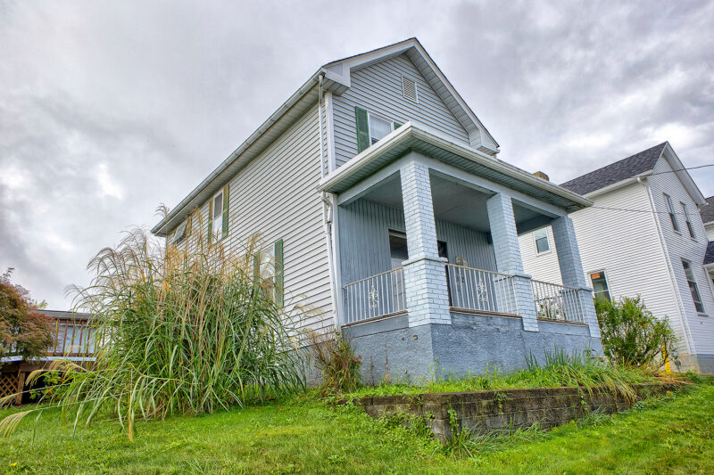 912 Sherman Avenue — photo 2