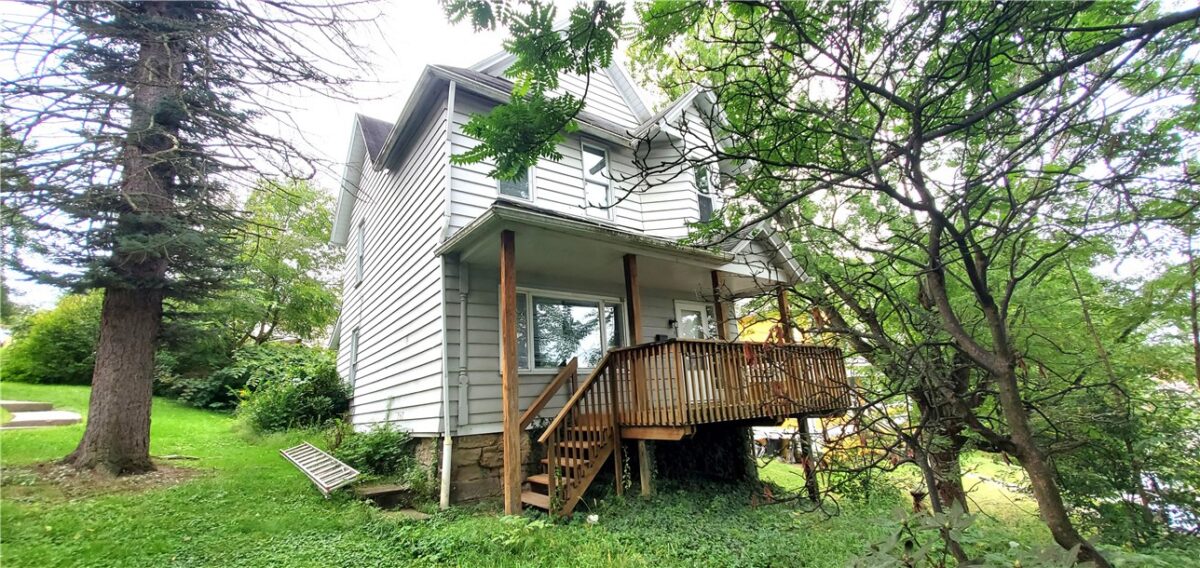 226 Morton Ave — photo 1
