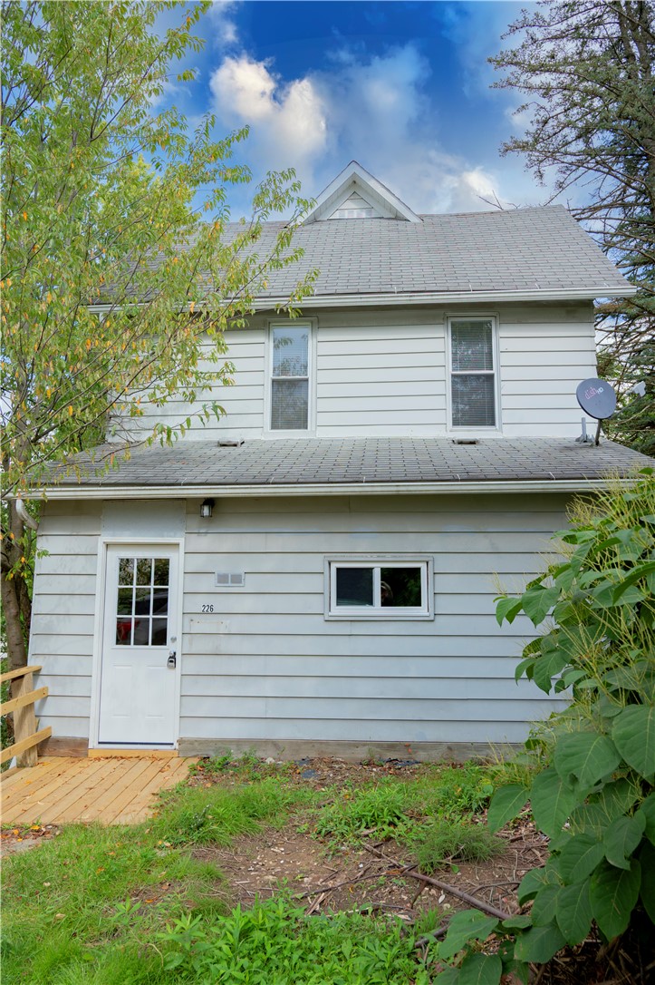 226 Morton Ave — photo 2