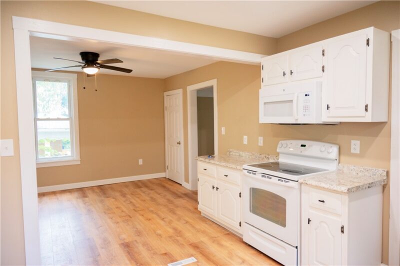 226 Morton Ave — photo 6