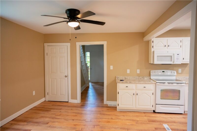 226 Morton Ave — photo 7