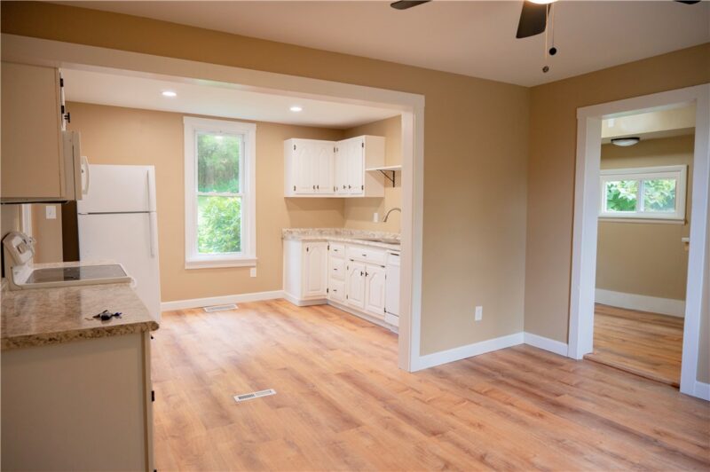 226 Morton Ave — photo 8