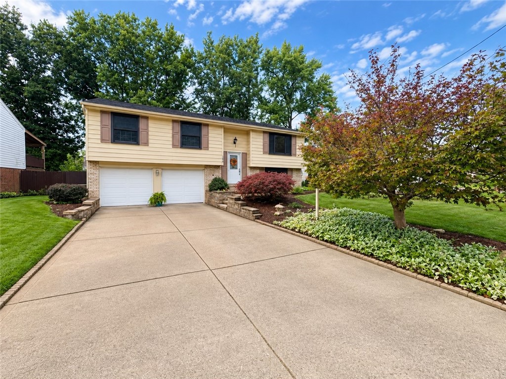 556 Catskill Dr — photo 1
