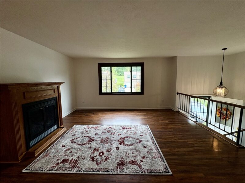 556 Catskill Dr — photo 7