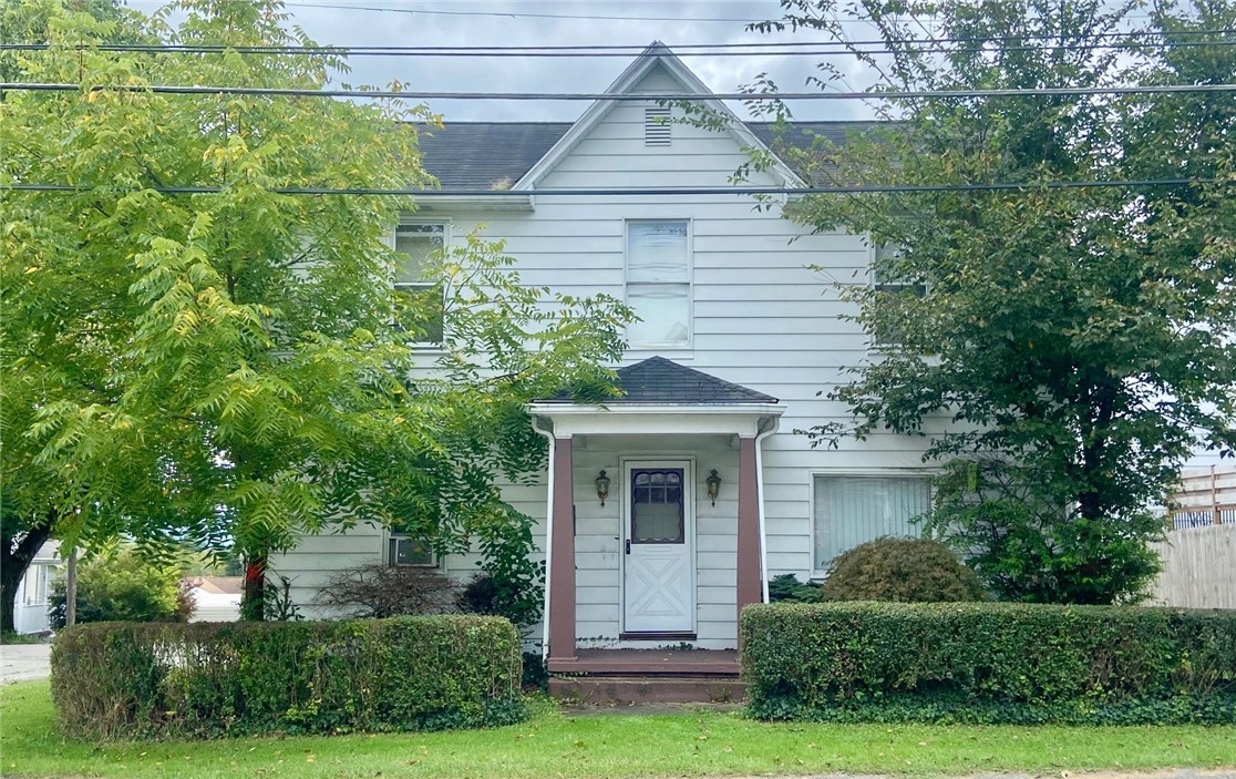 915 Main St — photo 1