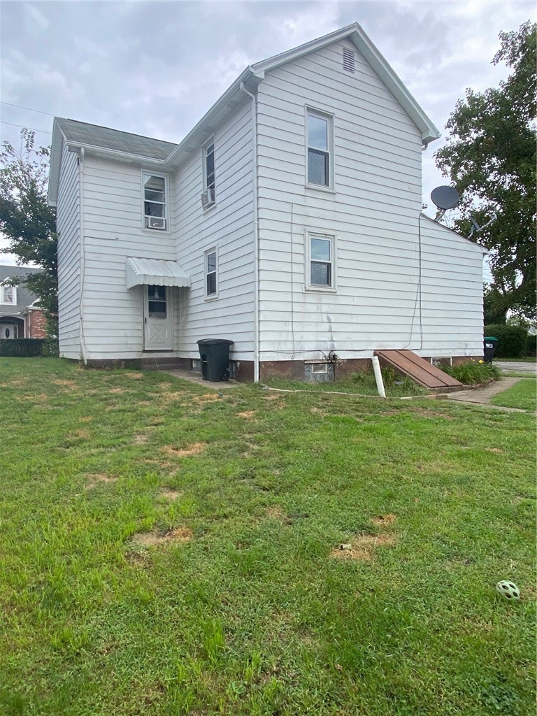 915 Main St — photo 3
