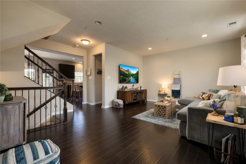704 Broadmore Lane — photo 4