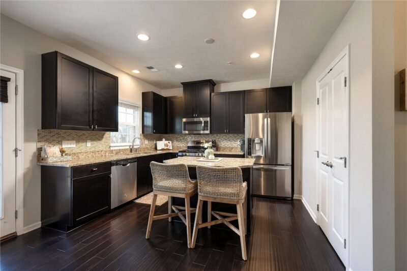 704 Broadmore Lane — photo 8
