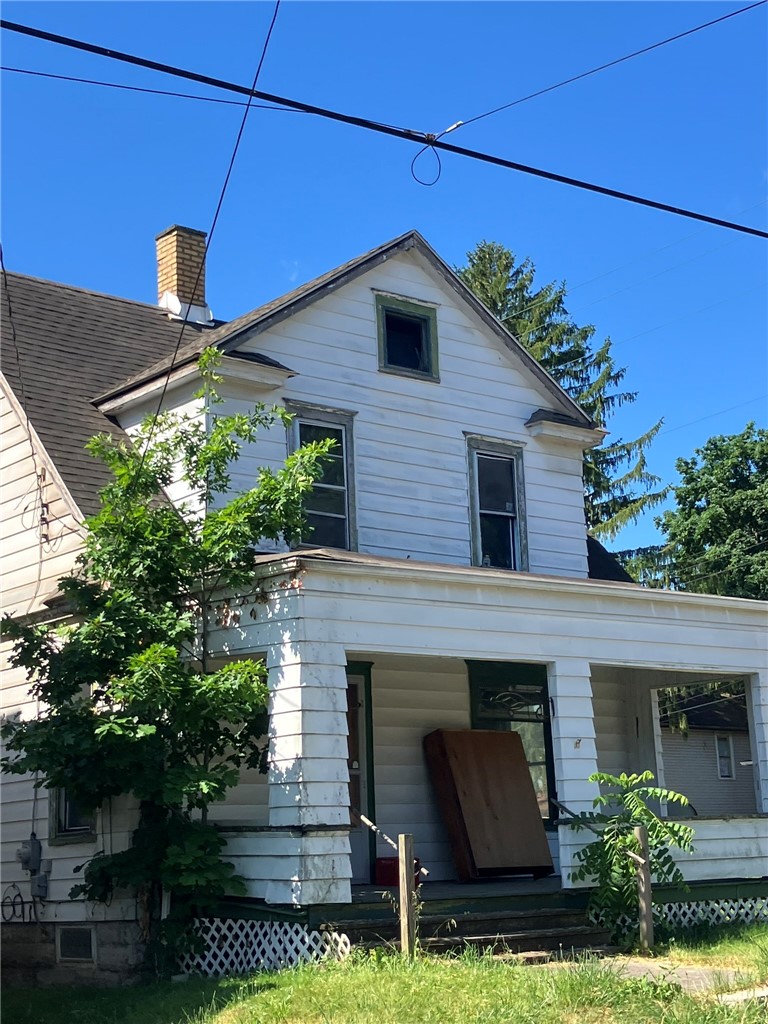 541 Lorain St — photo 1