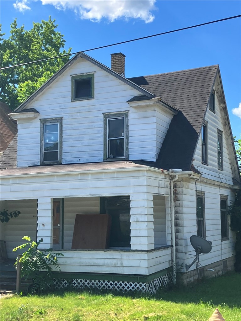541 Lorain St — photo 2