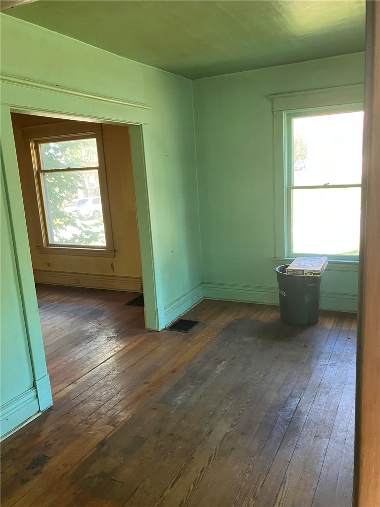 541 Lorain St — photo 6