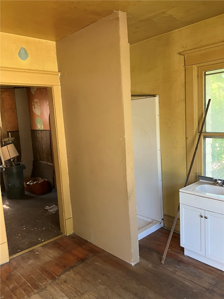 541 Lorain St — photo 8