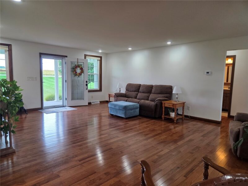 305 Dick Rd — photo 6