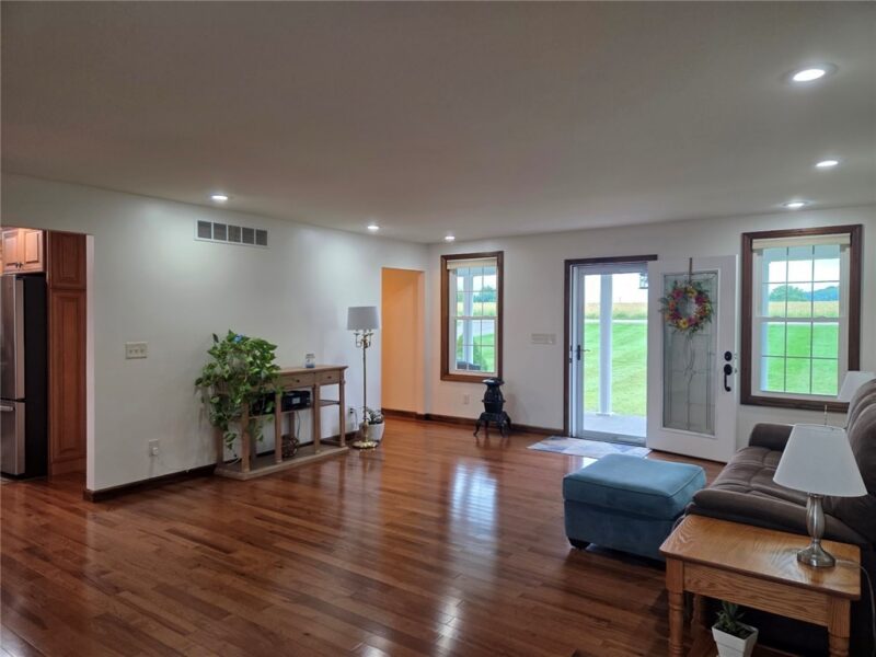 305 Dick Rd — photo 7